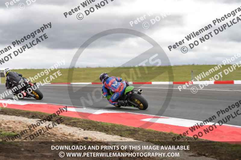 cadwell no limits trackday;cadwell park;cadwell park photographs;cadwell trackday photographs;enduro digital images;event digital images;eventdigitalimages;navarra;no limits trackdays;peter wileman photography;racing digital images;trackday digital images;trackday photos